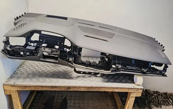 Audi Q7 4M Dashboard 4M1858005 4M0880204F