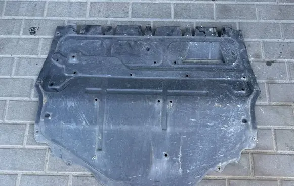 Skoda Fabia Mk3 (NJ) Engine splash shield/under tray 6C0825235A