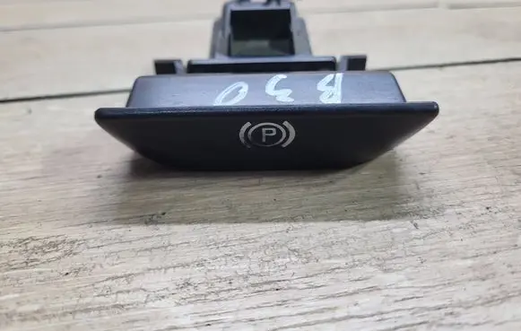 Mercedes-Benz ML W163 Hand brake release handle A1634270020