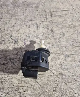 Audi A3 S3 8L Headlight level adjustment motor 8L0941295B 31G56b 007878
