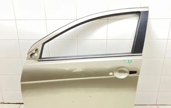 Mitsubishi Lancer VIII Front door