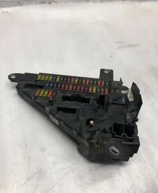 BMW 5 E60 E61 Fuse module 690661901