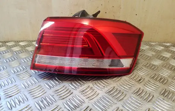 Volkswagen PASSAT B8 Rear/tail lights