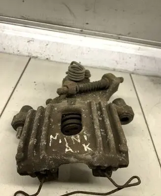 Mini One - Cooper R50 - 53 Rear brake caliper
