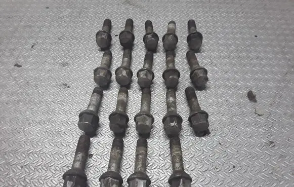 Mercedes-Benz A W177 Nuts/bolts 