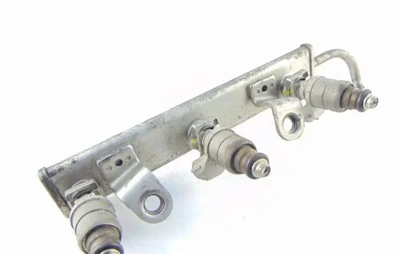 Mitsubishi Colt Fuel injector supply line/pipe 