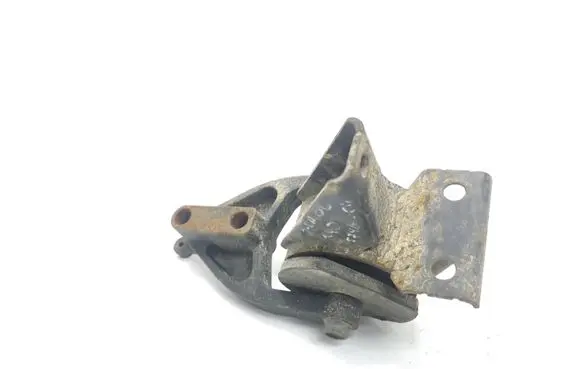 Opel Insignia A Engine mount bracket
