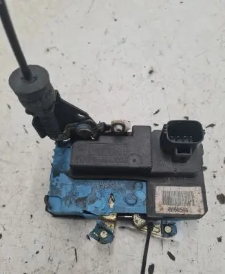 Volvo V70 Front door lock 8650544