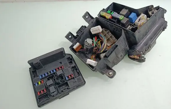 Fuse box set