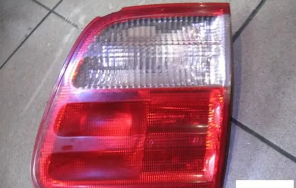 Mercedes-Benz E W210 Tailgate rear/tail lights