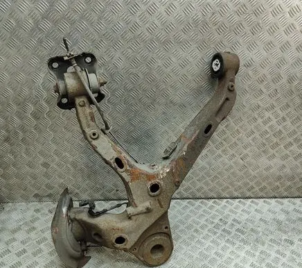 Opel Vivaro Rear wheel hub 9807604980