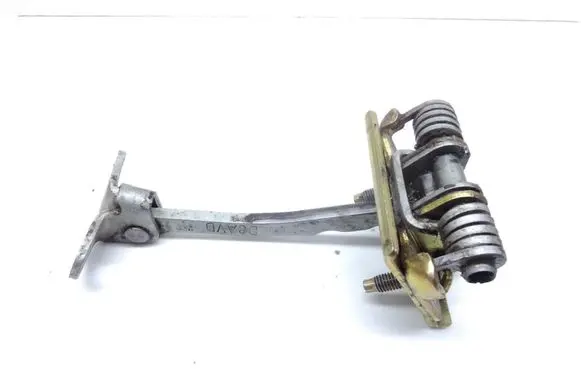 Peugeot 406 Front door check strap stopper 62054D8AVG