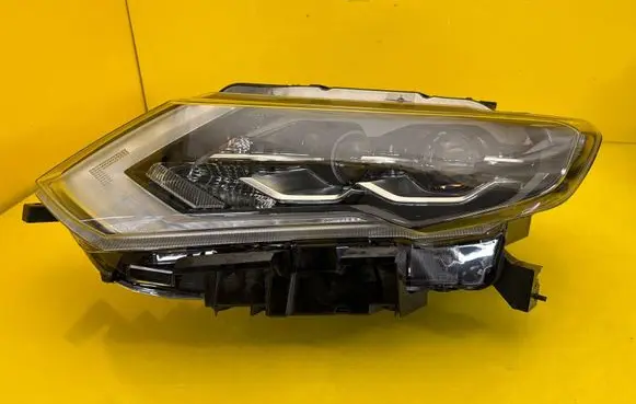 Nissan X-Trail T32 Headlight/headlamp 606672135