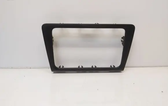 Skoda Rapid (NH) Radio/GPS head unit trim 5JA858415