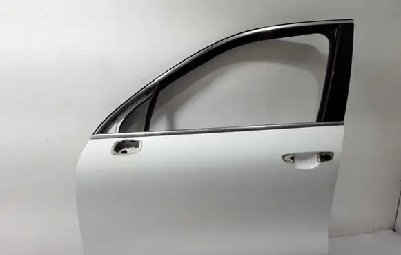 Volkswagen Touareg II Front door 7P0831055