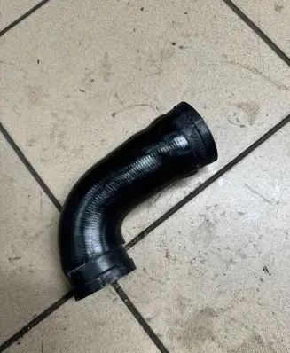 BMW 5 E39 Intercooler hose/pipe 2249524