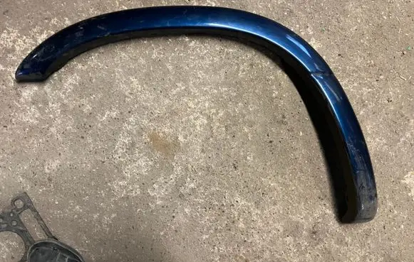 Suzuki Grand Vitara I Front arch trim 