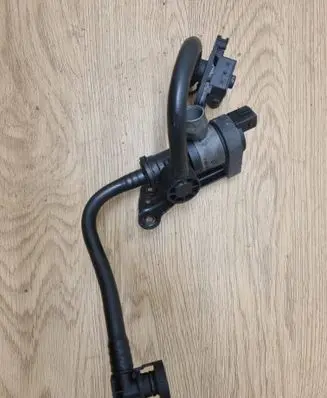 BMW 4 F32 F33 Turbo solenoid valve 7636155