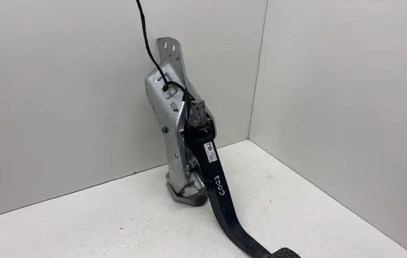 Opel Zafira B Clutch pedal 13192503
