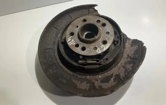 Mercedes-Benz ML W164 Rear wheel hub