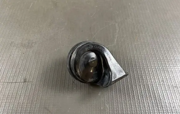 Peugeot 208 II Horn signal 9827213580