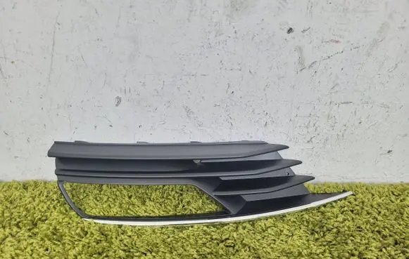 Audi A3 S3 8V Front fog light trim/grill 8v5807681a