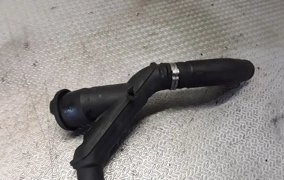 Peugeot 307 Oil fill pipe 