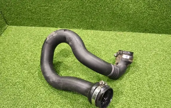 Intercooler hose/pipe