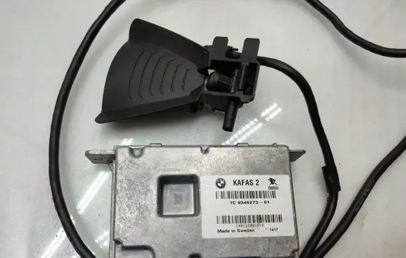Windshield/windscreen camera
