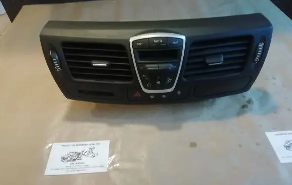 Renault Laguna III Climate control unit 275100002R A2C53217096