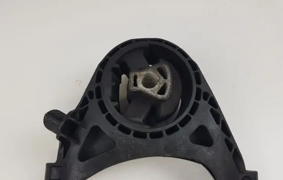 Opel Insignia A Engine mount bracket 13227769