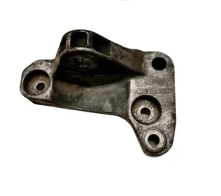 Volkswagen Transporter - Caravelle T5 Engine mounting bracket 7H0199207B