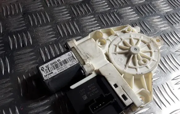 Renault Megane III Rear door window regulator motor 827306548