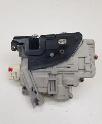 Audi A6 S6 C6 4F Rear door lock 4F0839015A