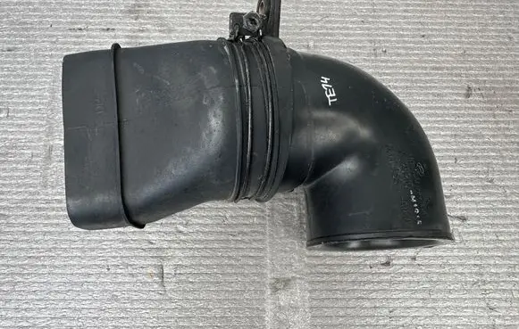 Hyundai Terracan Air intake hose/pipe 28221H1915