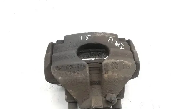 Volkswagen Multivan T5 Front brake caliper 7H0106B