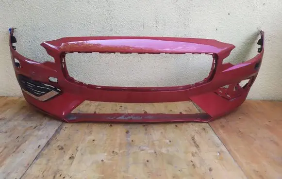Volvo V60 Front bumper 31690589