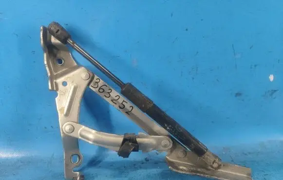Mazda 3 II Tailgate/trunk/boot hinge BBM452720A