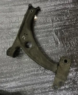 Volkswagen PASSAT B6 Front lower control arm/wishbone