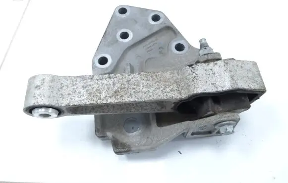 Land Rover Evoque I Engine mounting bracket BJ326P096AA R8S3A AAS18C03FA