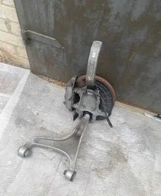 Maserati Ghibli Front wheel hub spindle knuckle 670039104 97276