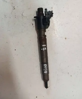 Volvo V60 Fuel injector 31303238