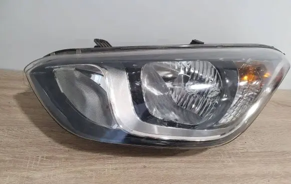 Hyundai i20 (PB PBT) Headlight/headlamp 921011J5