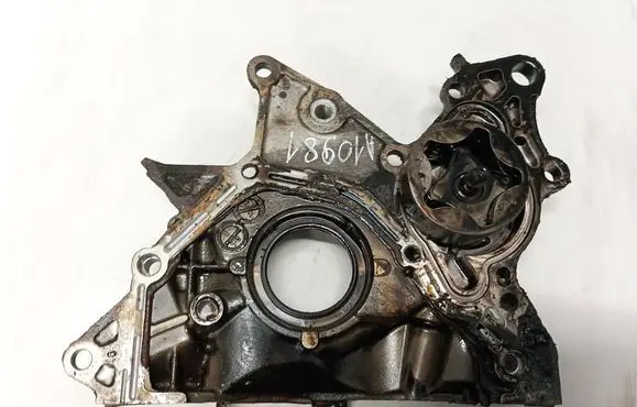 Toyota Corolla Verso AR10 Oil pump 
