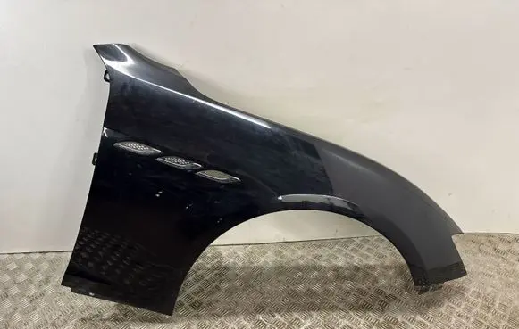 Maserati Ghibli Fender 670008304