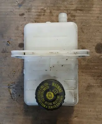 Renault Espace V (RFC) Brake fluid reservoir 460917653R