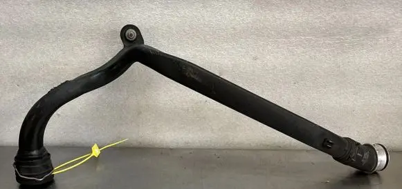Volkswagen Golf V Coolant pipe/hose 
