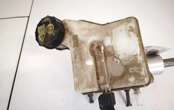 Brake fluid reservoir
