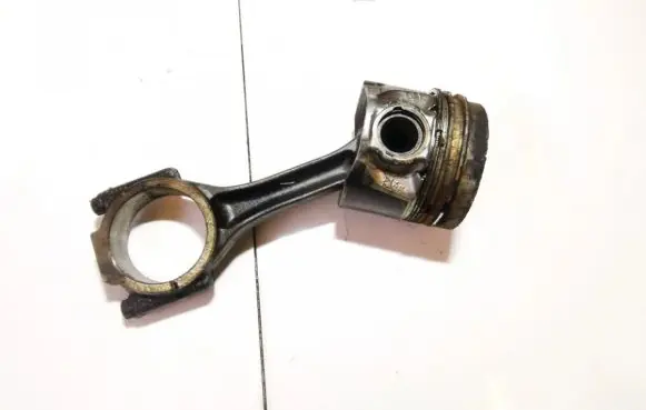 Volkswagen PASSAT B5 Piston with connecting rod 038h