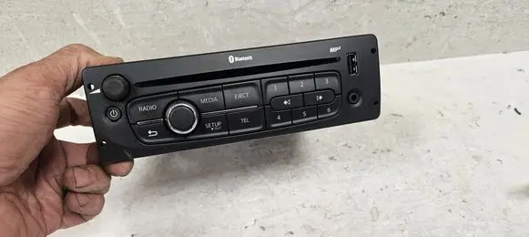 Renault Master III Radio/CD/DVD/GPS head unit 281156989R A2C80383801
